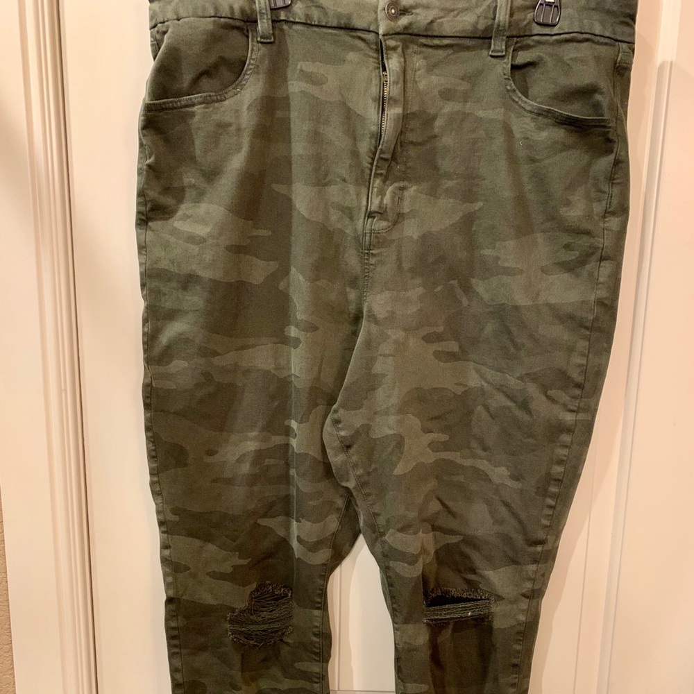 Camo Curvy Super High Rise Jegging